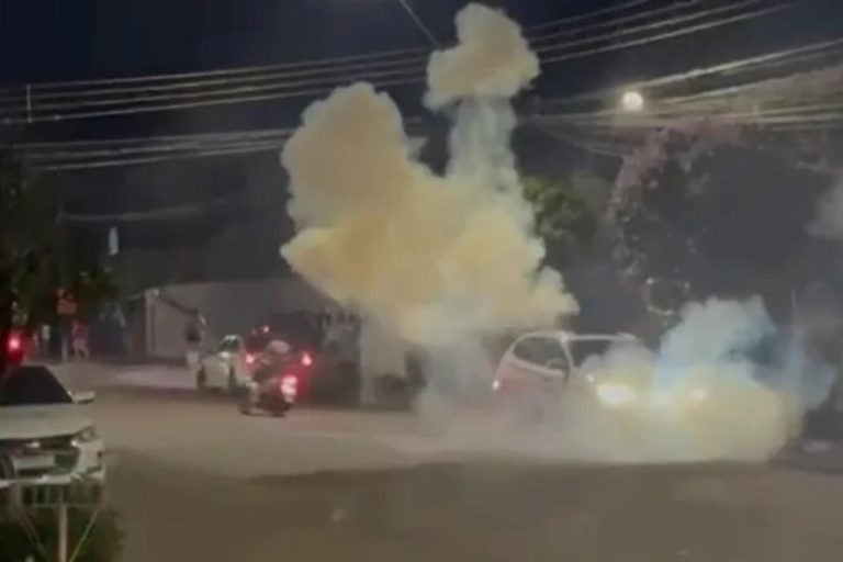 Morte de jovens pela PM em Londrina: entenda as manifestações. Na foto, uma cena dos protestos que resultou em explosão.