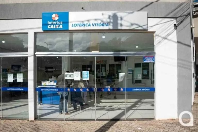 R$ 130 milhões: Mega-Sena sorteia prêmio acumulado nesta terça. Na foto, a lotérica Vitória, em Umuarama.