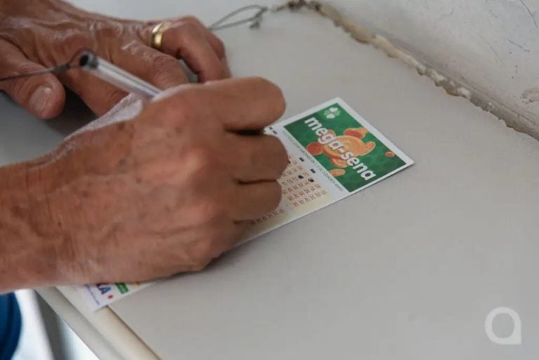 Mega sorteia R$ 130 milhões na noite desta terça-feira.