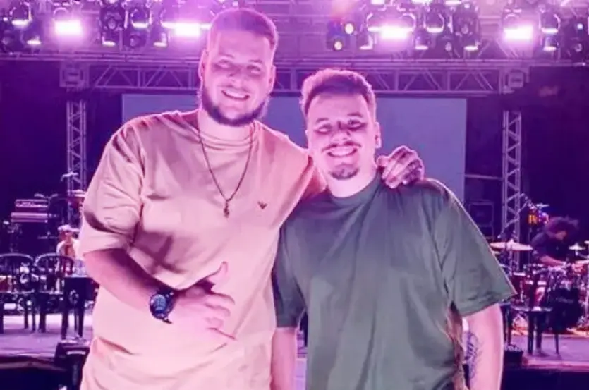 Acidente Com Van De Dupla Sertaneja (1)