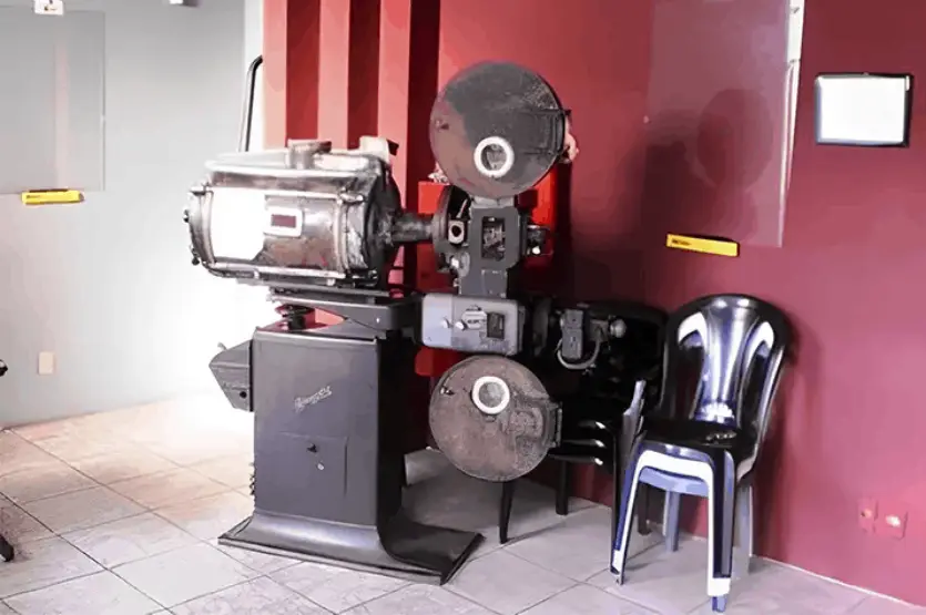 Antigas Instalações Do Cine Umuarama (1)