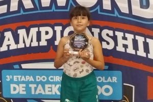 Atleta surda: Ayla dos Santos de Almeida, de 9 anos, treina no projeto "Taekwondo da Cidadania" e também na Assumu, onde estuda.