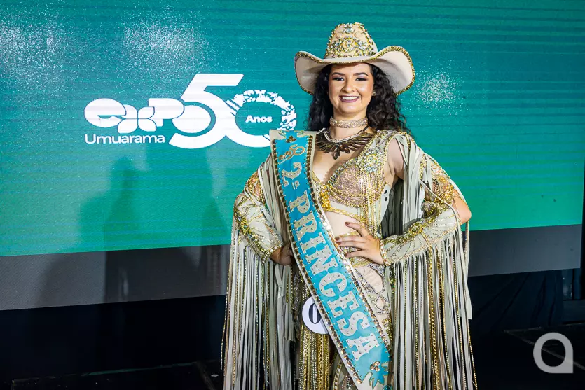 Karine Freschi, 24, eleita a segunda princesa da Expo Umuarama