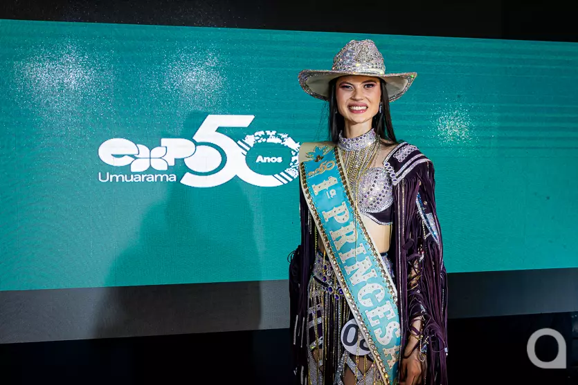 Maria Eduarda Paixão, 20, eleita a primeira princesa da Expo Umuarama