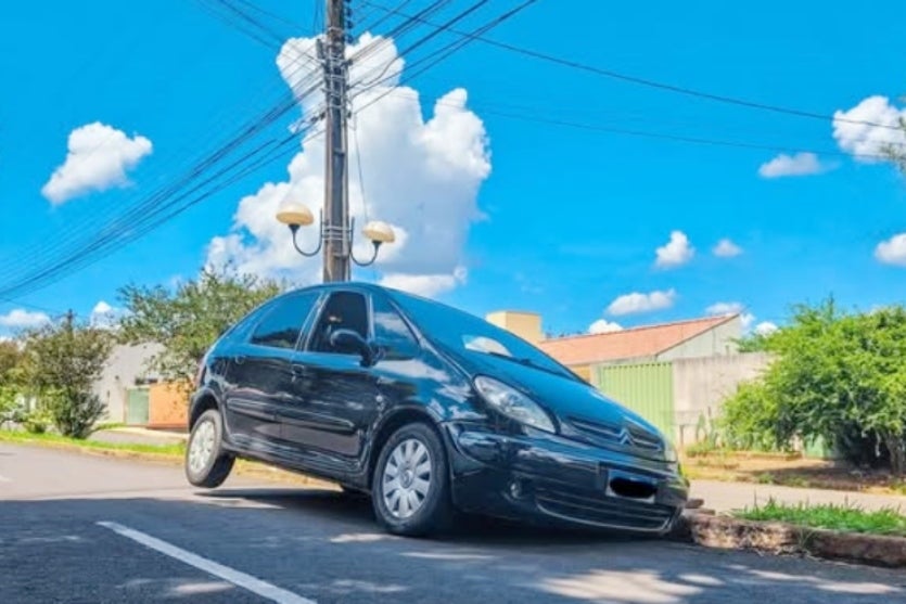 Buraco Que Se Formou Na Avenida Rotary Umuarama (1)