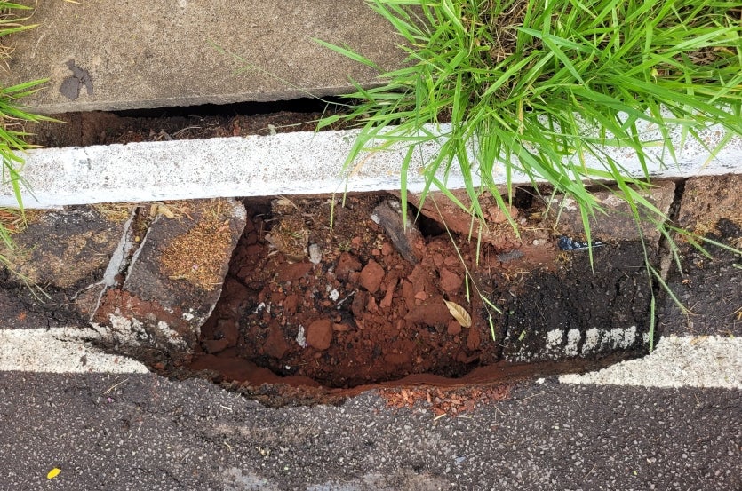 Buraco Que Se Formou Na Avenida Rotary Umuarama (2)