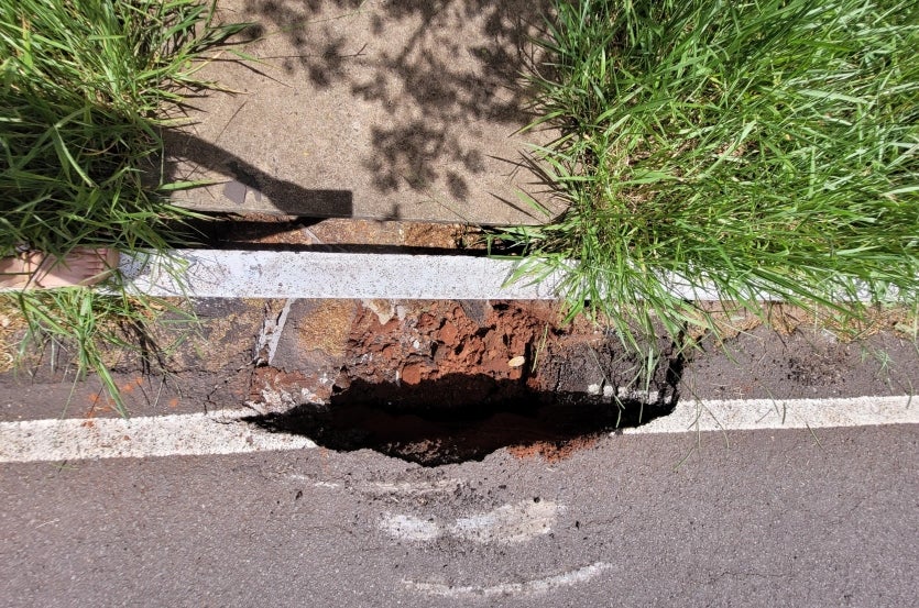 Buraco Que Se Formou Na Avenida Rotary Umuarama (3)