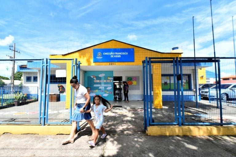 Com a infraestrutura pronta, a Secretaria Municipal da Educação se concentrou em capacitar seus profissionais.