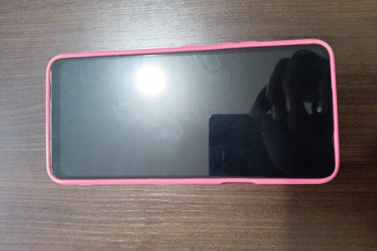 Furto de celular: O celular furtado foi localizado e devolvido à vítima.