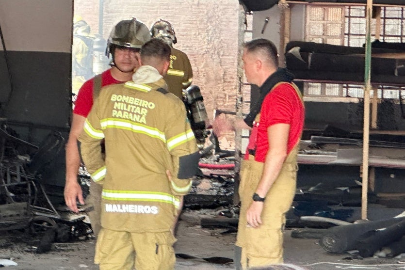 Incêndio Na Tapeçaria 