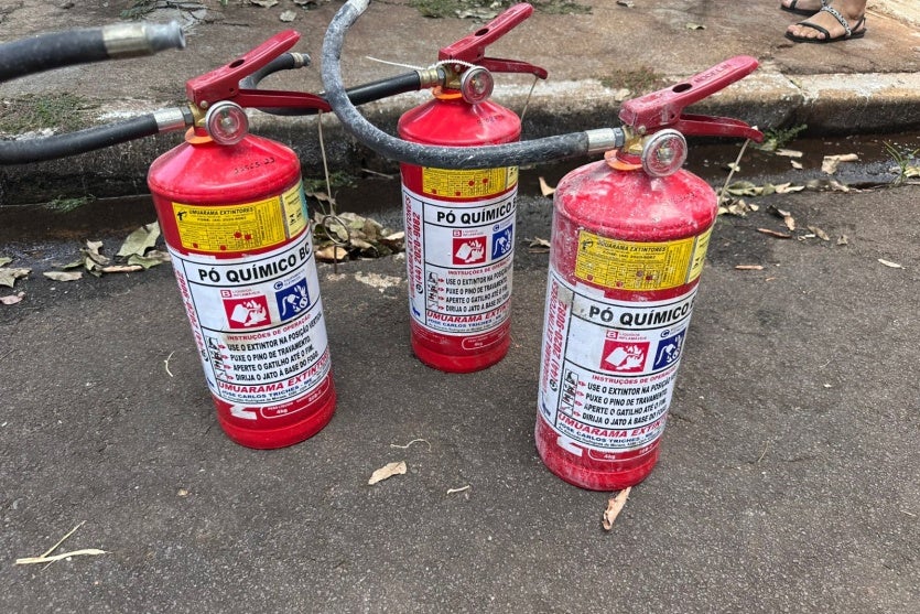 Incêndio Na Tapeçaria 