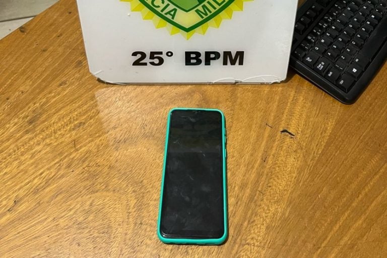 Roubo de celular: após o roubo, a mulher conseguiu pedir ajudar à PM.