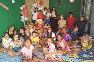 Tempo de Alegria: o projeto não apenas oferece recreação, reforço escolar e evangelização, mas também resgata crianças de situações vulneráveis
