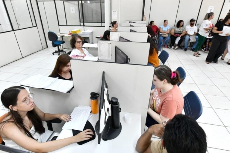 vagas de emprego em Umuarama: A Agência do Trabalhador atua conectando desempregados às oportunidades de trabalho.