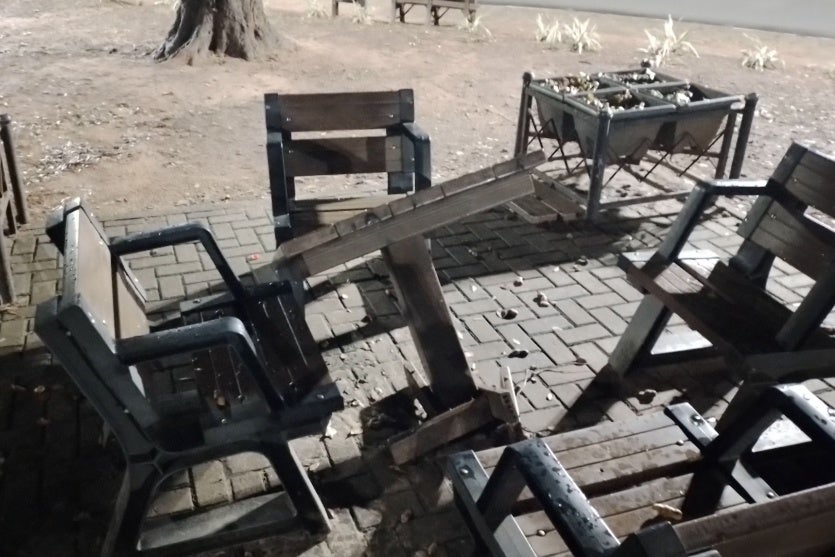 Vandalismo Na Praça Carro De Boi 