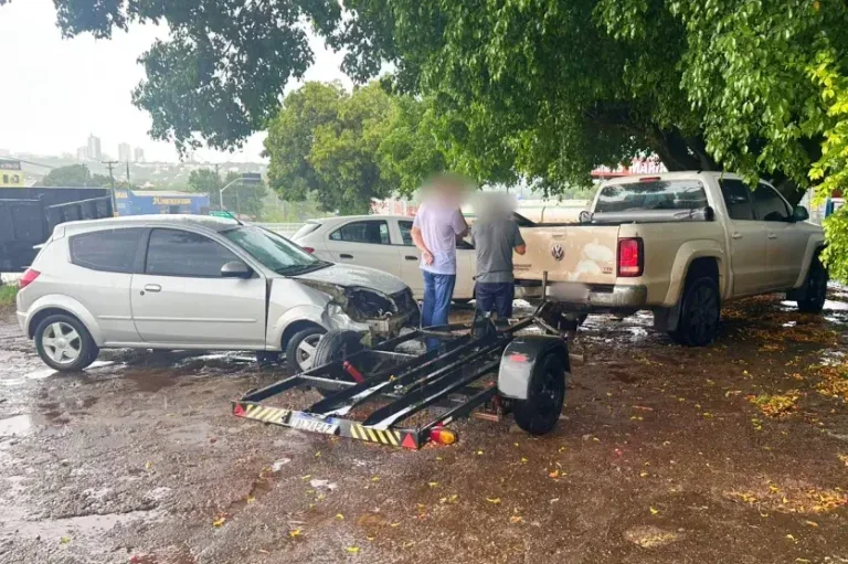 Veículos Envolvidos Em Colisão Na Pr 323 Em Umuarama (1)