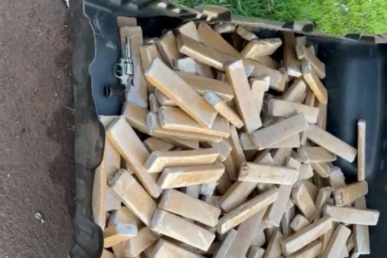 Condutor é preso na PR-376 com 150 quilos de drogas.
