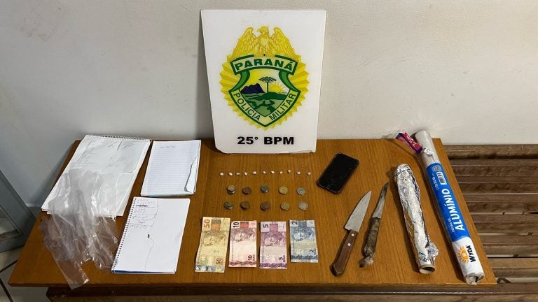 Um jovem de 17 anos foi preso em flagrante por tráfico de drogas na tarde desta terça-feira (25), no Jardim São Caetano, em Umuarama