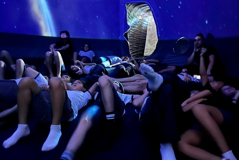 Alunos Do Sapiens Colégio Vivenciam Aula No Planetário (2)