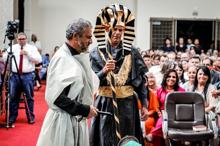 Assembleia de Deus:O repertório inclui dez louvores interpretados pelo coral, acompanhados pela orquestra da igreja e participação do grupo de encenação.