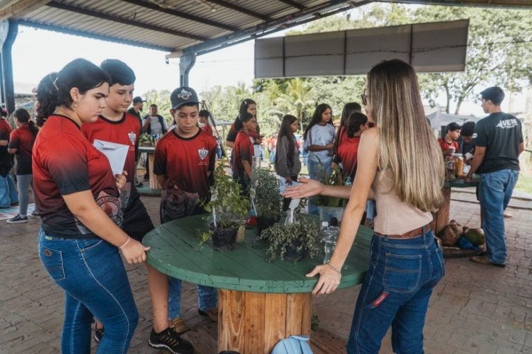 Atrações Educativas: o local, que representa uma propriedade agropecuária, reúne experiências e pesquisas de instituições de ensino