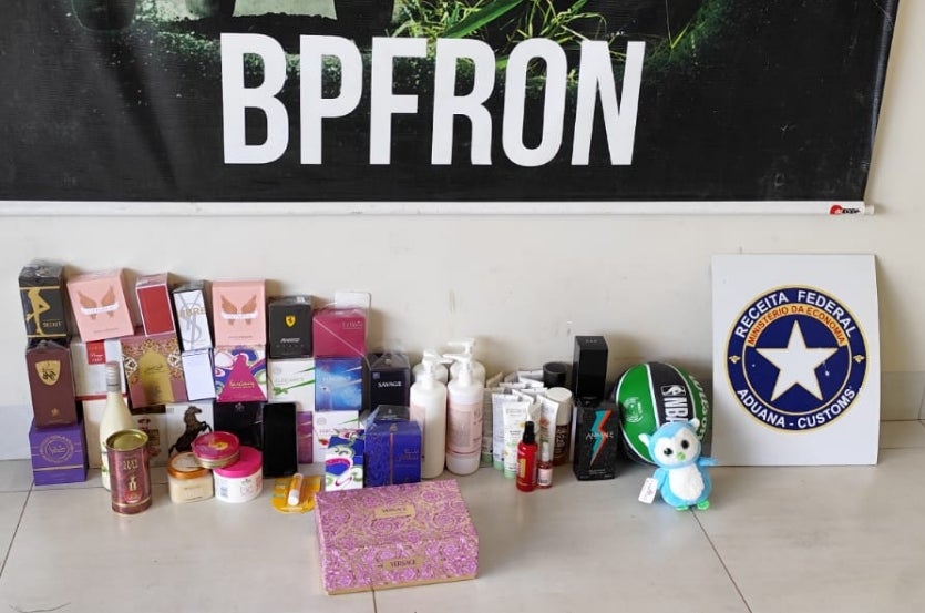 Bpfron Umuarama Prende 4 Pessoas Com Haxixe E Mercadorias (2)