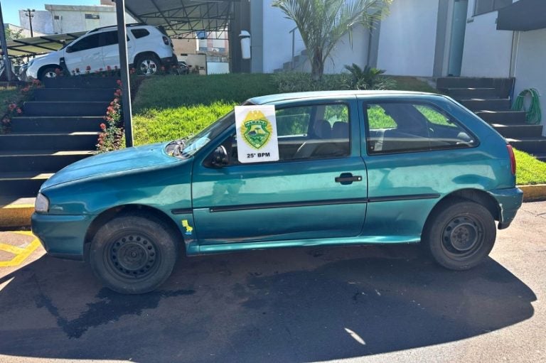 Carro Furtado No Centro De Umuarama é Recuperado Pela Pm