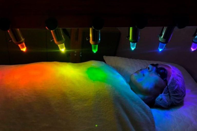 Clínica Splendida Realiza Tratamento De Cromoterapia