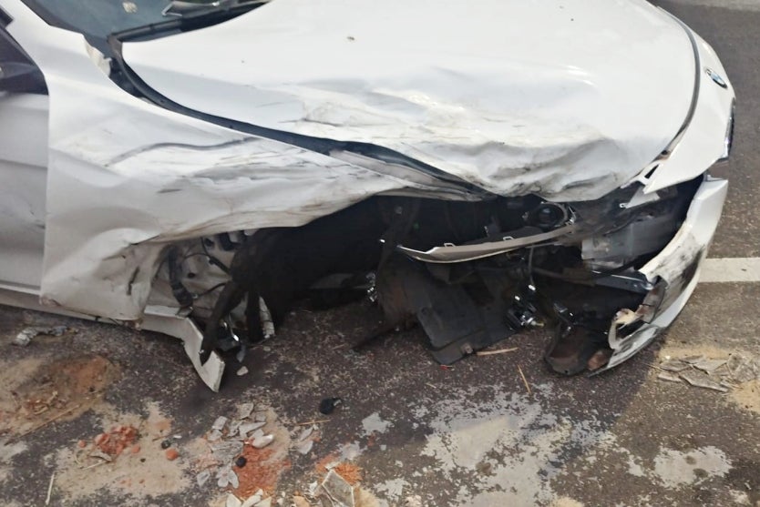 Condutor Transtornado Bate Em 4 Carros, Tenta Fugir, Mas é Contido (3)