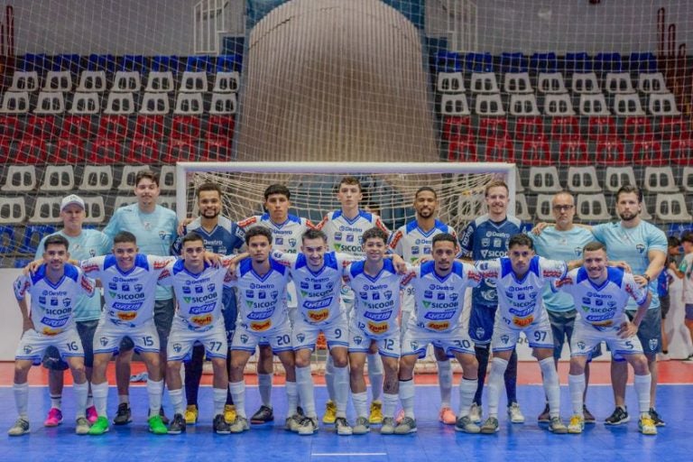 O Umuarama Futsal entra em quadra nesta segunda-feira (31/03) para enfrentar o Foz Cataratas, às 20h, no Ginásio Costa Cavalcanti, em jogo válido pelo Campeonato Paranaense de Futsal Masculino – Série Ouro 2025.