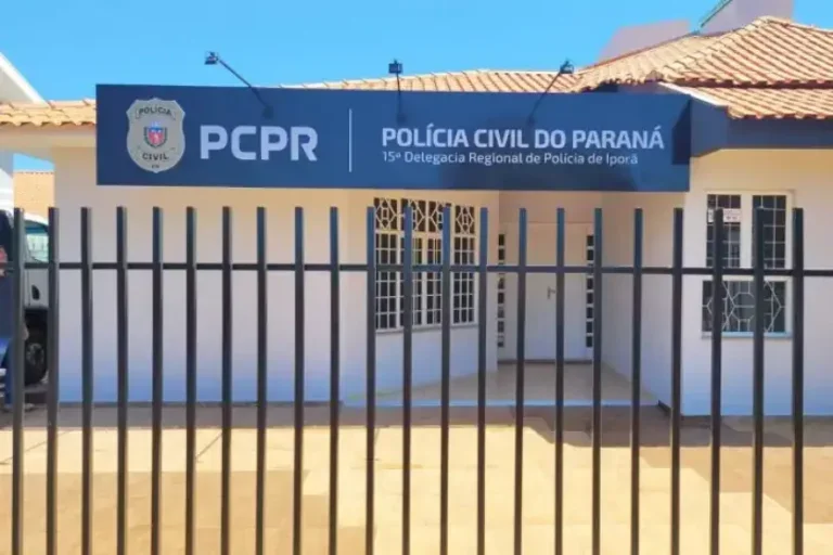 Homem Em Surto Causa Transtornos E Tenta Pegar Arma De Policial