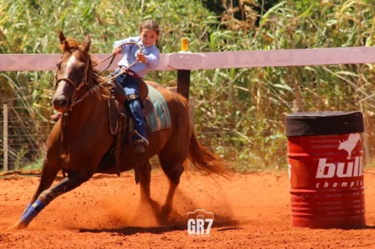 Menina De 5 Anos Se Destaca Em Competições Dos Três Tambores (8)