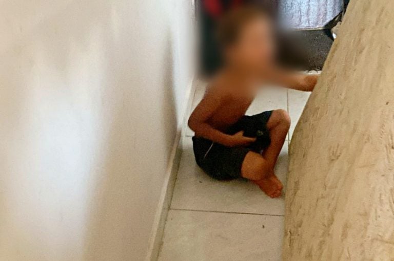 Menino Que Sumiu No Sonho Meu Apenas Dormiu Atrás De Colchão