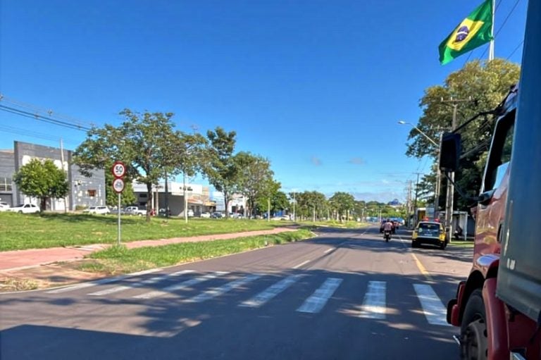 Mulher é Atropelada Por Moto Durante Travessia De Avenida Na Faixa