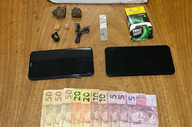 Pm Encaminha Homem E Adolescente Flagrados Com Drogas