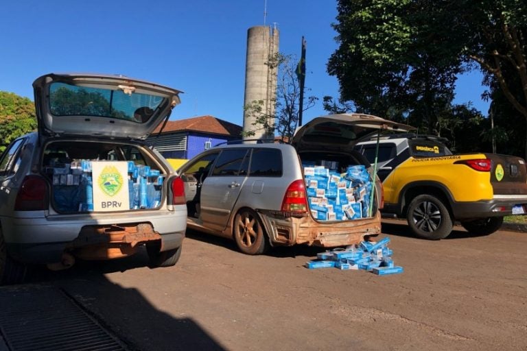 PRE: os cigarros foram apreendidos após fuga dos motoristas