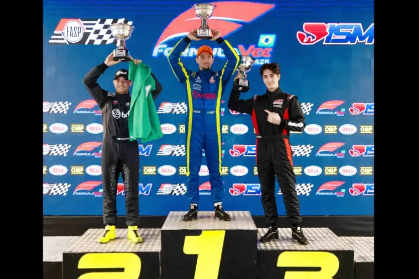 Piloto De Umuarama Assume A Liderança Em Dobro Na Fórmula Vee (2)