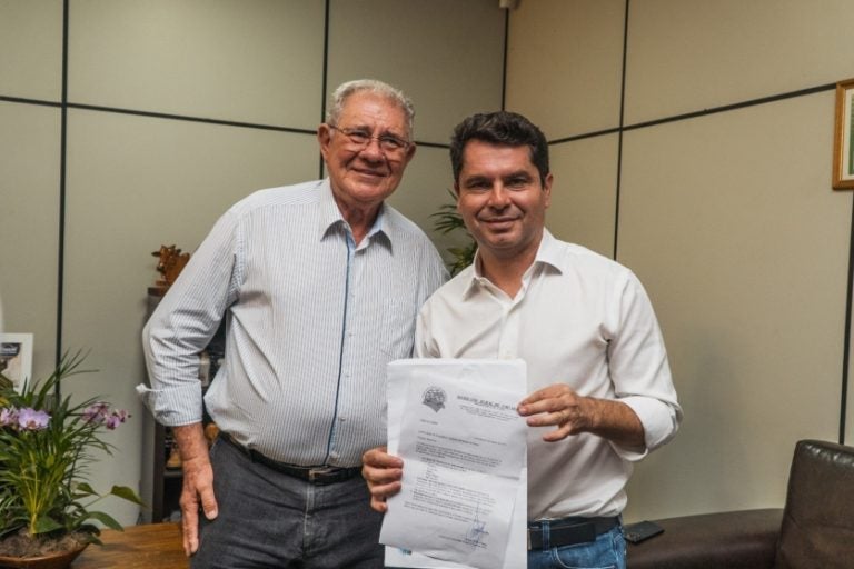 Sindrural Entrega Pedidos A Alexandre Curi Na Expo Umuarama (1)