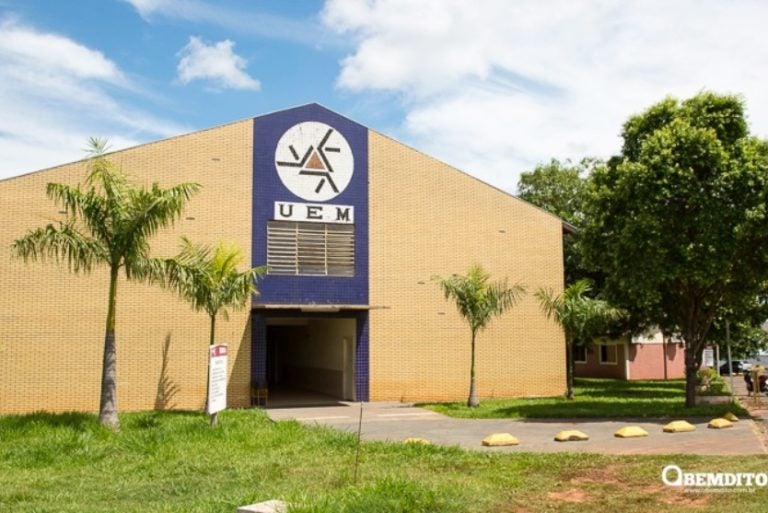 Uma Ação Integrada de Fiscalização Urbana (AIFU) resultou na apreensão de drogas e produtos contrabandeados na noite de sexta-feira (28) no Jardim Tropical, em Umuarama.