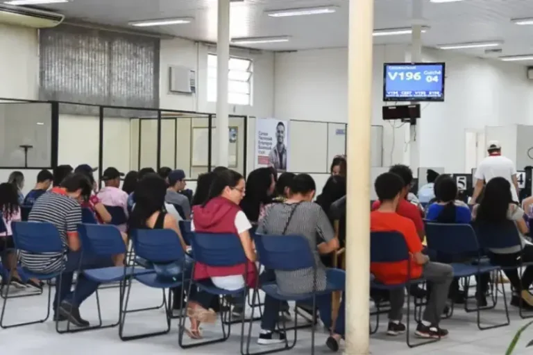 Vagas de Trabalho: Interessados devem comparecer à unidade com CPF e carteira de trabalho.