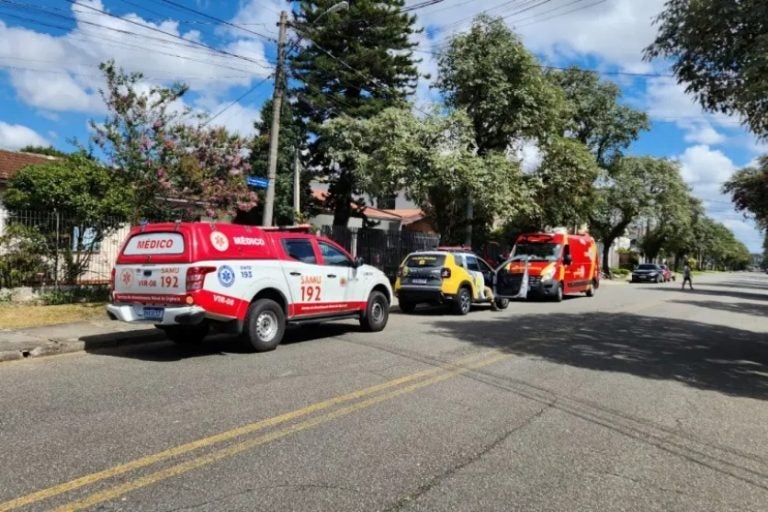 Jornalista é encontrado morto com as mãos amarradas.