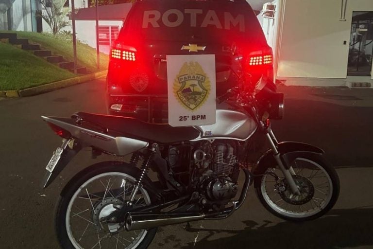 PM recupera moto furtada em Umuarama.