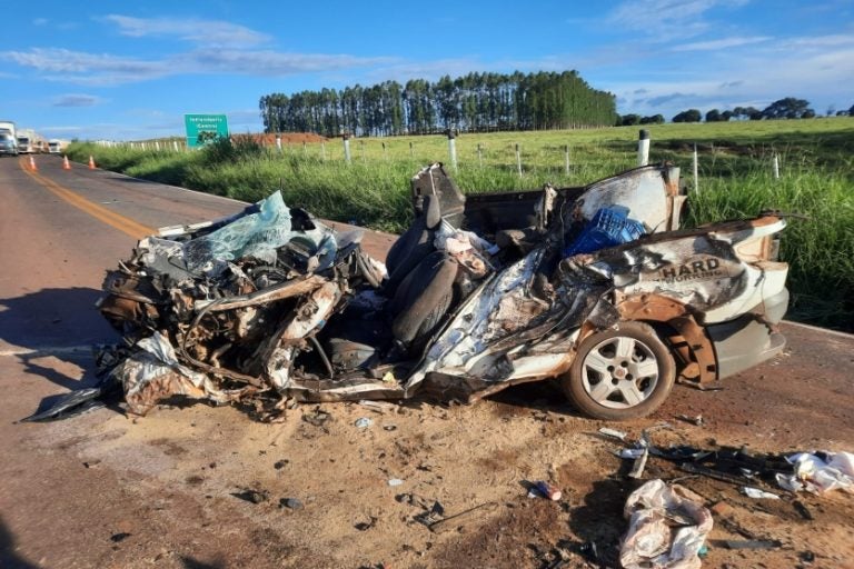 Acidente na PR-082 em Indianópolis deixa um morto e três feridos.