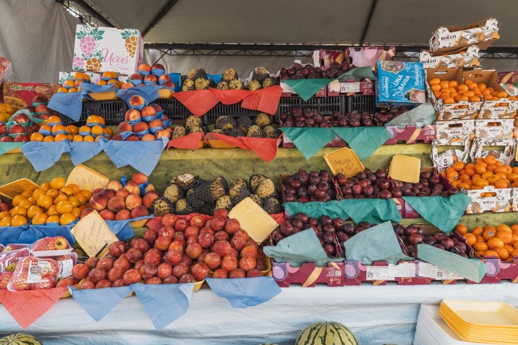 Expo Umuarama inova com frutas exóticas diretamente de São Paulo.