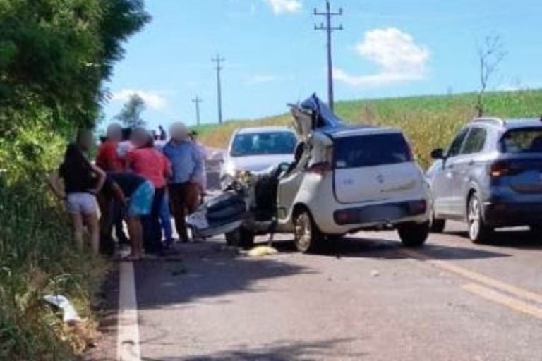 Motorista morre em colisão com plantadeira na região de Goioerê.