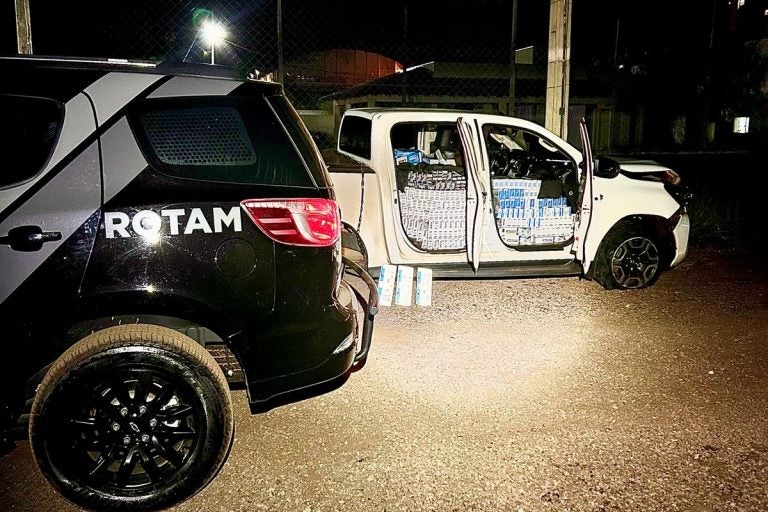 Rotam apreende caminhonete em Umuarama; ela tinha cigarros.