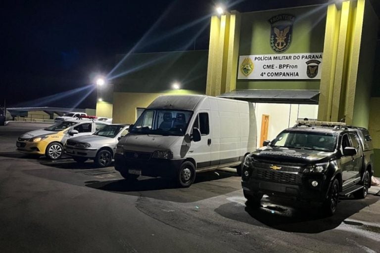 Veículo e mercadorias furtadas são recuperados em Umuarama.
