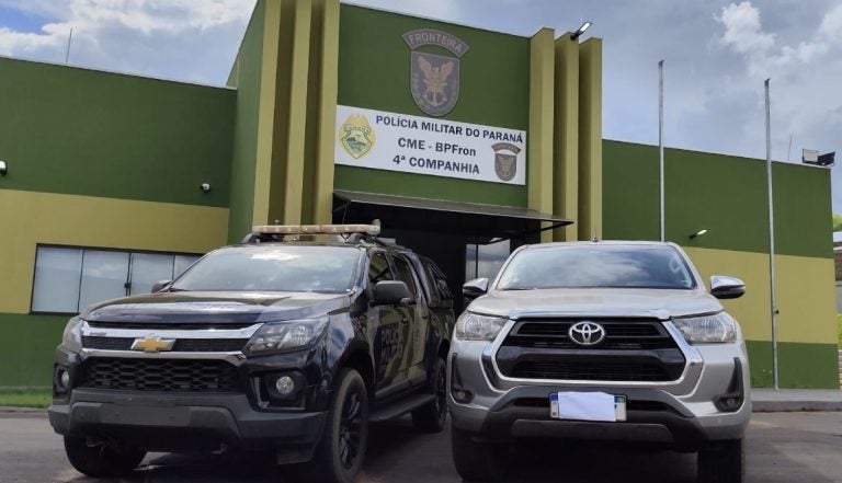 Durante a Operação Protetor, a Polícia Militar do Paraná (PMPR), por meio do Batalhão de Polícia de Fronteira (BPFron), em Umuarama, recuperou um veículo Toyota/Hilux que havia sido furtado. A ação ocorreu no domingo (23), na área rural de Umuarama.