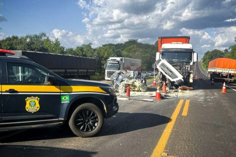 Mortes na Operação Carnaval 2025: 9 pessoas vieram a óbito. Na foto, um acidente atendido pela PRF.