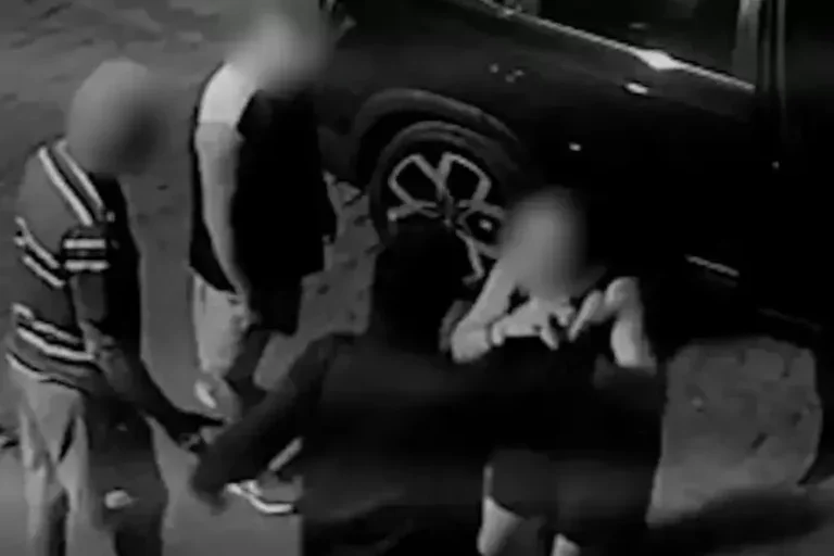 Mulher é baleada: a vítima estava acompanhada do marido e do pai.